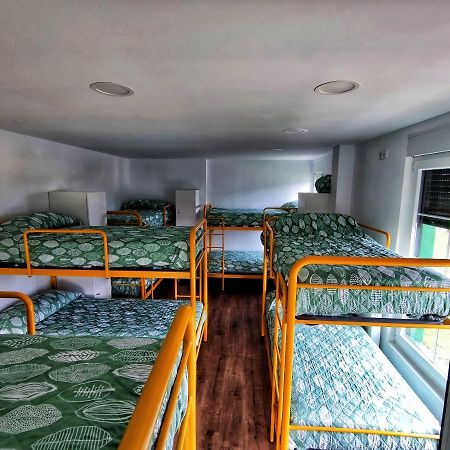 Albergue De Santullan กาสโตร-อูร์เดียเลส ภายนอก รูปภาพ