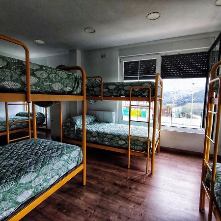 Albergue De Santullan กาสโตร-อูร์เดียเลส ภายนอก รูปภาพ
